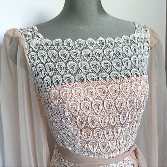 Vintage Dress - Picture 10 of 16